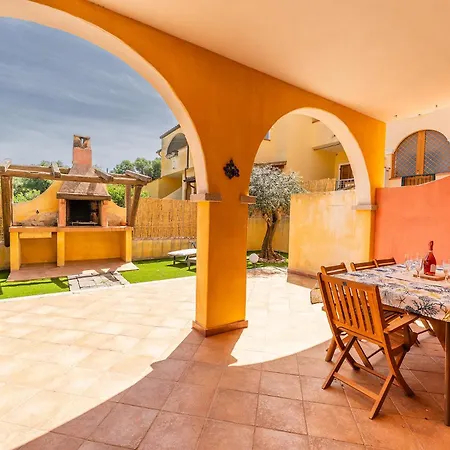Airin House With Garden, Center Southsardiniaholidays Сasa de vacaciones Villasimius